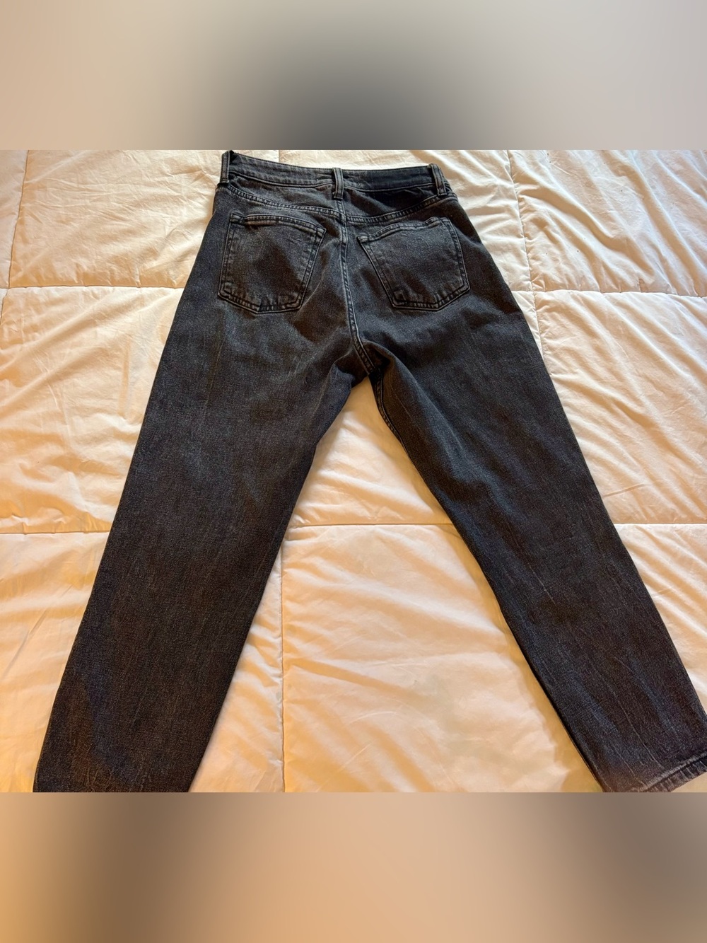 Abercrombie & Fitch Curve Love High-Rise Mom Jeans in Washed Black - Picture 8 of 12